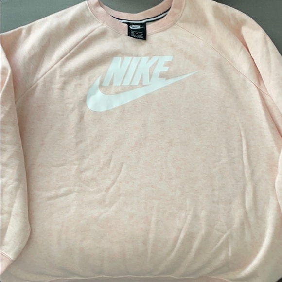 Nike Tops - Ladies Nike crew neck